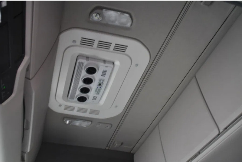 Scania S500 NGS 4x2NB - NEW TACHO - RETARDER - FULL AIR - PARK. AIRCO - 2 x FUEL TANKS - 4 POINT AIR SUSP. REAR - ALCOA'S - LED - - Tractor head: gambar 5 Scania S500 NGS 4x2NB - NEW TACHO - RETARDER - FULL AIR - PARK. AIRCO - 2 x FUEL TANKS - 4 POINT AIR SUSP. REAR - ALCOA'S - LED - - Tractor head: gambar 5