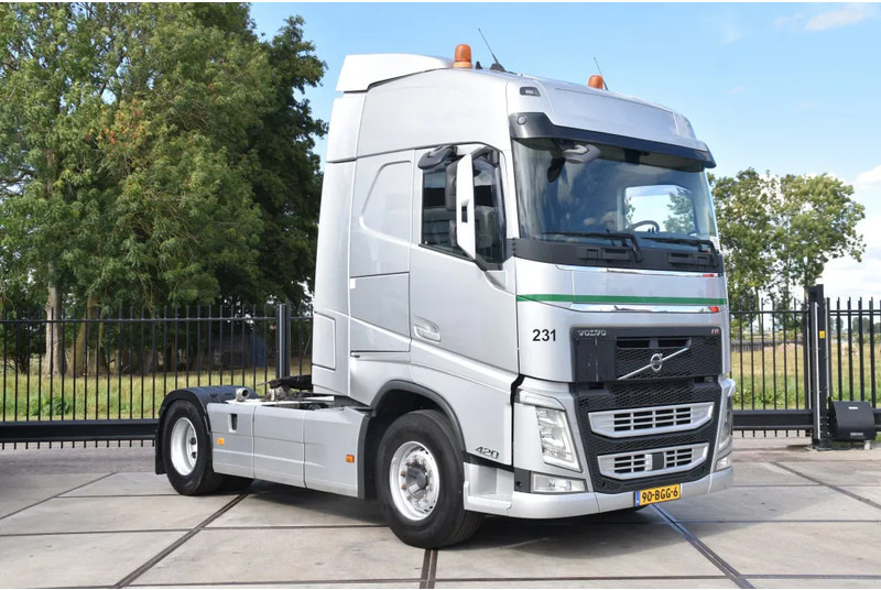 Volvo FH 420 Globe 4x2 - ADR FL - ONLY 670 TKM - PTO - AIRCO - DIFF. LOCK - GOOD CONDITION - - Tractor head: gambar 1 Volvo FH 420 Globe 4x2 - ADR FL - ONLY 670 TKM - PTO - AIRCO - DIFF. LOCK - GOOD CONDITION - - Tractor head: gambar 1