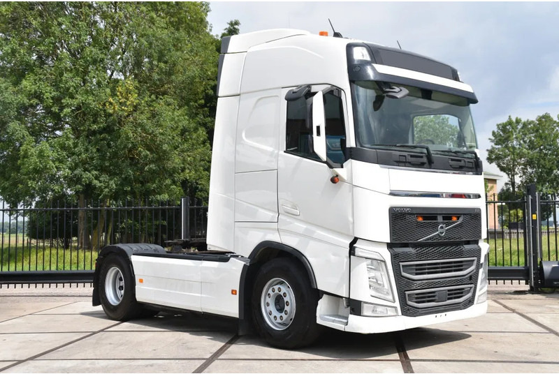 Volvo FH 460 Globe 4x2 - FULL AIR - 628 TKM - HYDRAULIC SYSTEM - PTO - NAVI - 2 x FUEL TANKS - - Tractor head: gambar 1 Volvo FH 460 Globe 4x2 - FULL AIR - 628 TKM - HYDRAULIC SYSTEM - PTO - NAVI - 2 x FUEL TANKS - - Tractor head: gambar 1
