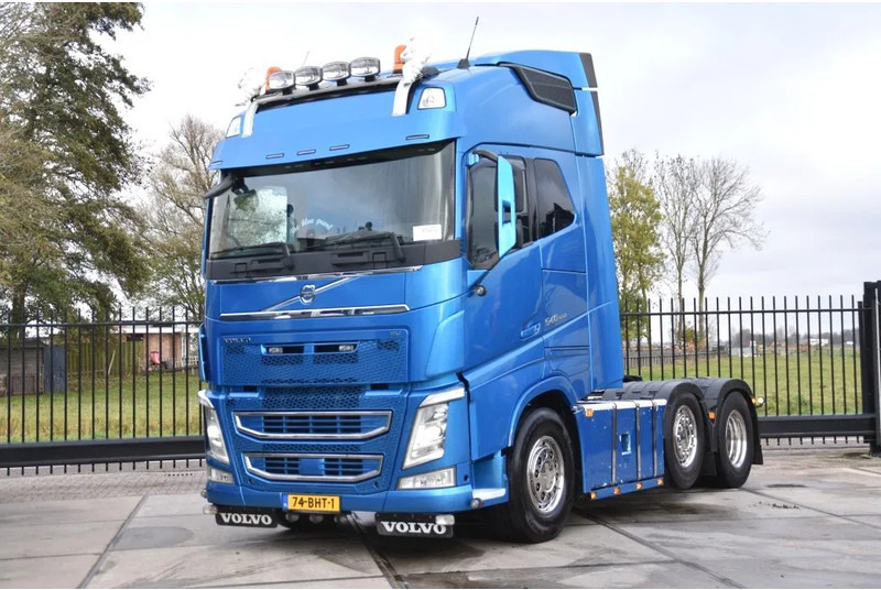 Volvo FH 540 Globe 6x2/4 - 633 TKM - HYDRAULICS - PTO - 2 BEDS - XENON - GOOD CONDITION - - Tractor head: gambar 2 Volvo FH 540 Globe 6x2/4 - 633 TKM - HYDRAULICS - PTO - 2 BEDS - XENON - GOOD CONDITION - - Tractor head: gambar 2