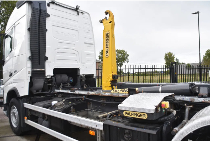 Volvo FH 460 Globe 6x2*4 - HOOKLIFT - 740 TKM - PARK. AIRCO - WHEELBASE: 480 CM - TOP CONDITION - - Hook lift: gambar 4 Volvo FH 460 Globe 6x2*4 - HOOKLIFT - 740 TKM - PARK. AIRCO - WHEELBASE: 480 CM - TOP CONDITION - - Hook lift: gambar 4
