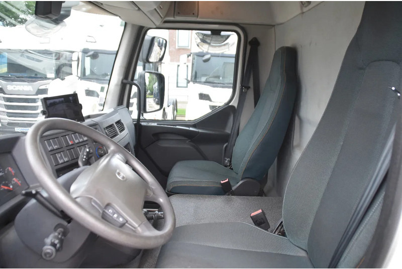 Volvo FL 280 4x2 + BOX - 294 TKM - AIRCO - DOUBLE CARGOFLOOR - ELEVATOR - REMOTE CONTROL - CAMERA - - Truk box: gambar 5 Volvo FL 280 4x2 + BOX - 294 TKM - AIRCO - DOUBLE CARGOFLOOR - ELEVATOR - REMOTE CONTROL - CAMERA - - Truk box: gambar 5