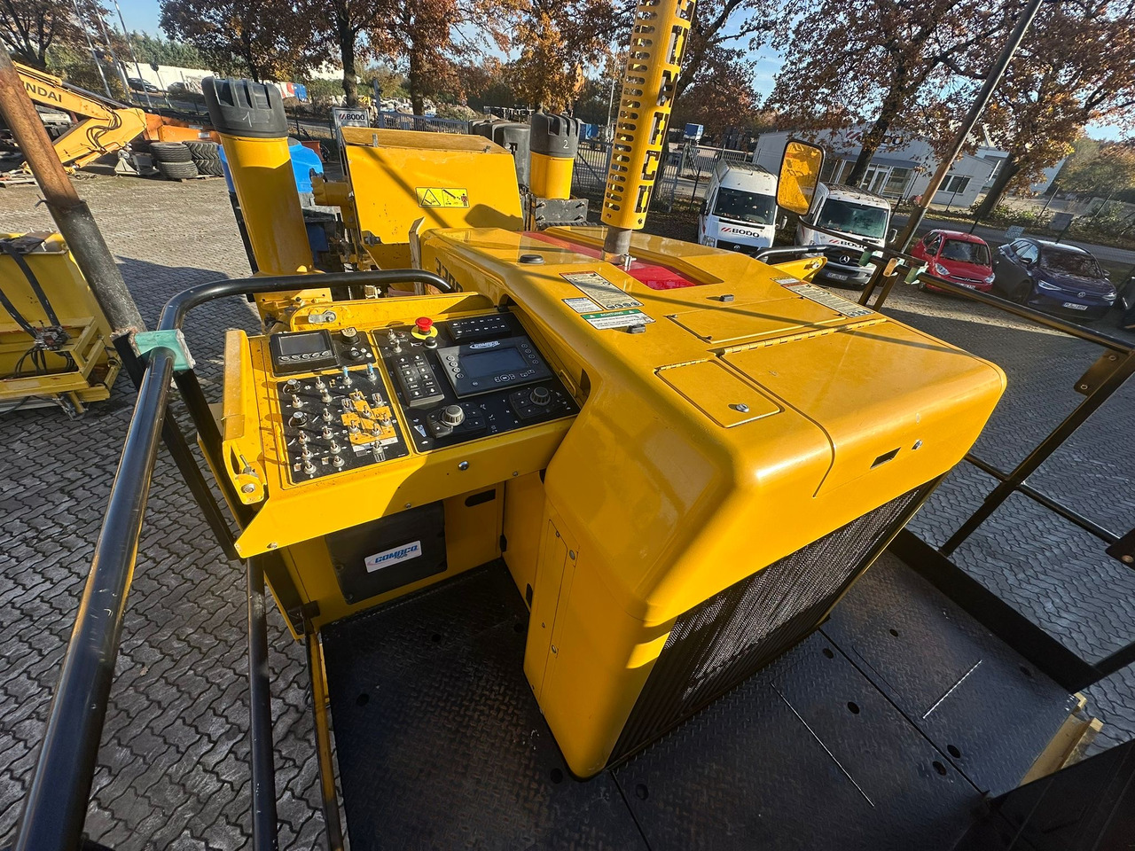 GOMACO 3300 - Slipform paver: gambar 5 GOMACO 3300 - Slipform paver: gambar 5