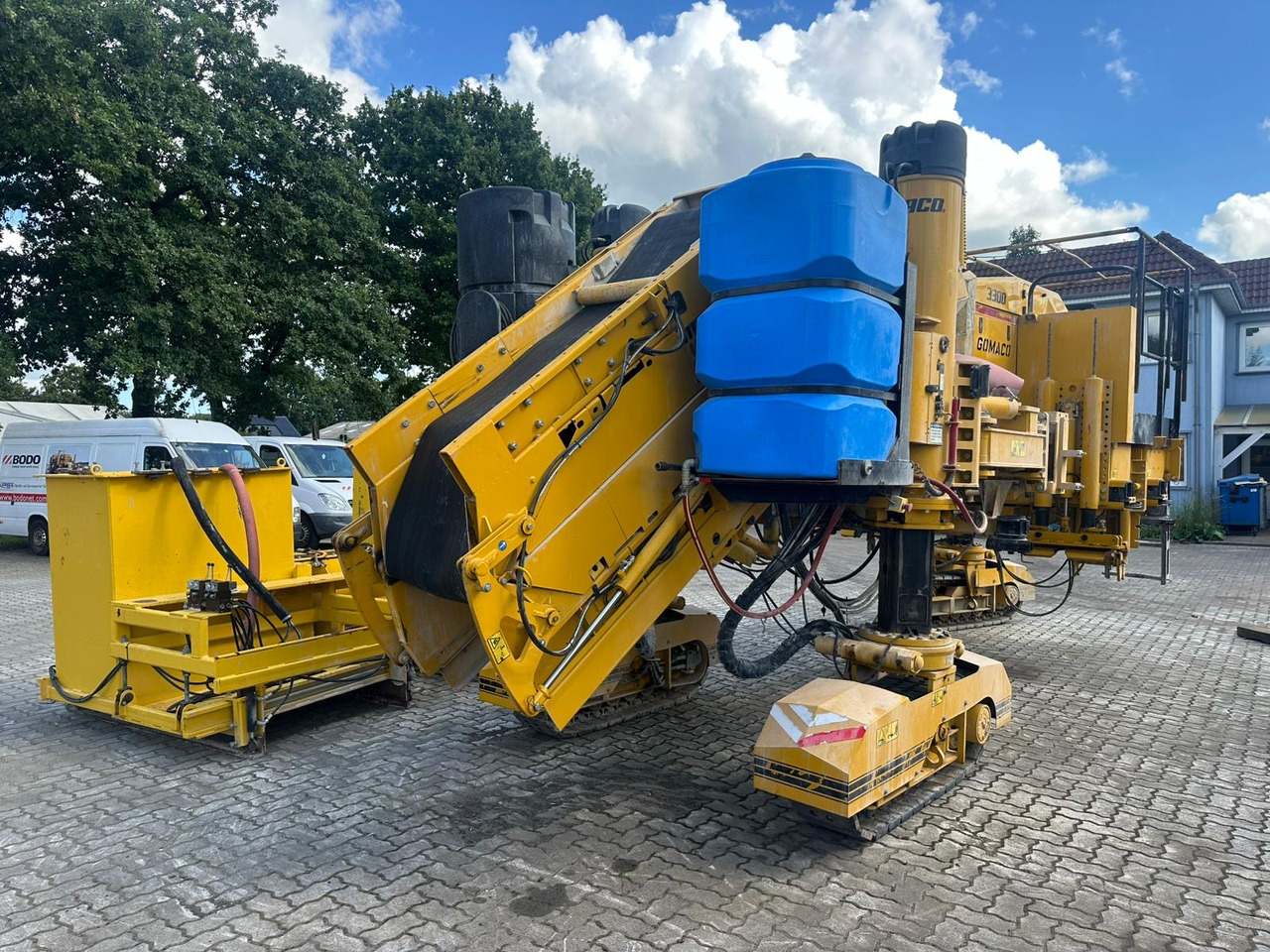 GOMACO 3300 - Slipform paver: gambar 1 GOMACO 3300 - Slipform paver: gambar 1