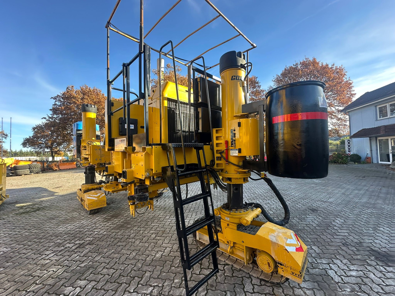 GOMACO 3300 - Slipform paver: gambar 1 GOMACO 3300 - Slipform paver: gambar 1