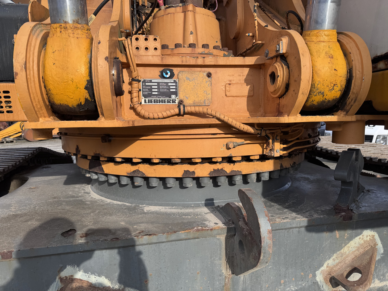 Mesin pengisi LIEBHERR R954BHDW material handler with elevation cab: gambar 19 Mesin pengisi LIEBHERR R954BHDW material handler with elevation cab: gambar 19