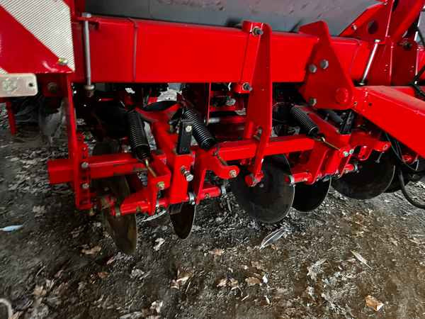 Grimme GL 430 - Mesin pemanen: gambar 4 Grimme GL 430 - Mesin pemanen: gambar 4