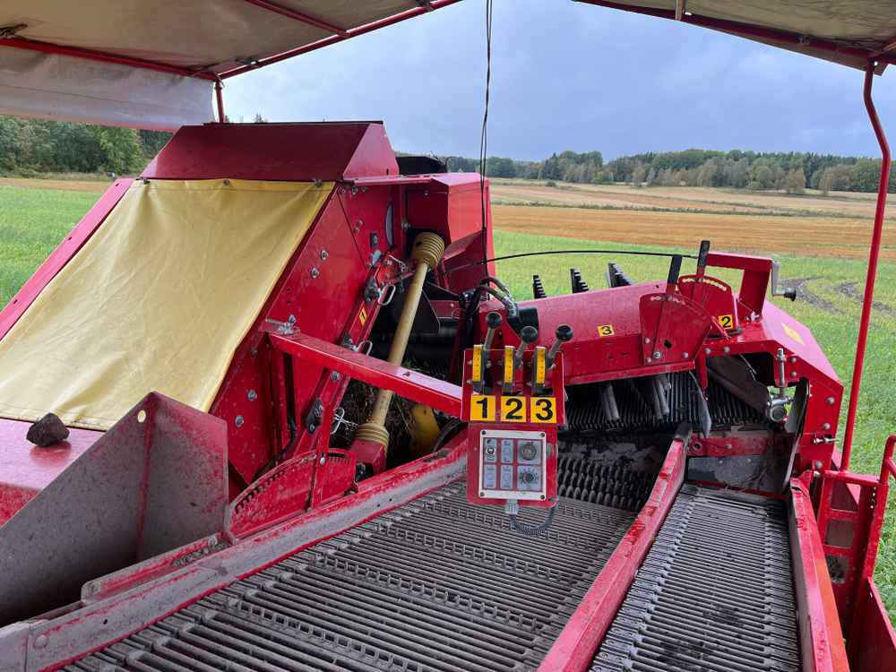 Grimme SE-140-UB - Mesin pemanen: gambar 4 Grimme SE-140-UB - Mesin pemanen: gambar 4