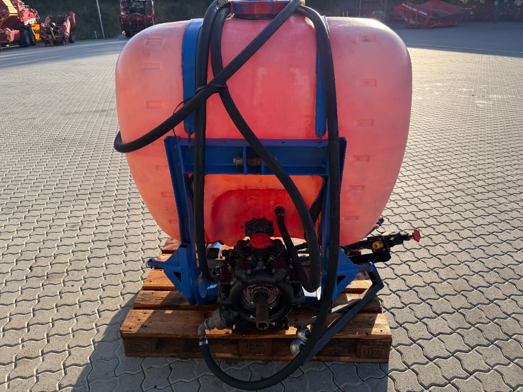 Kverneland UN-3300 - Mesin pemanen: gambar 3 Kverneland UN-3300 - Mesin pemanen: gambar 3