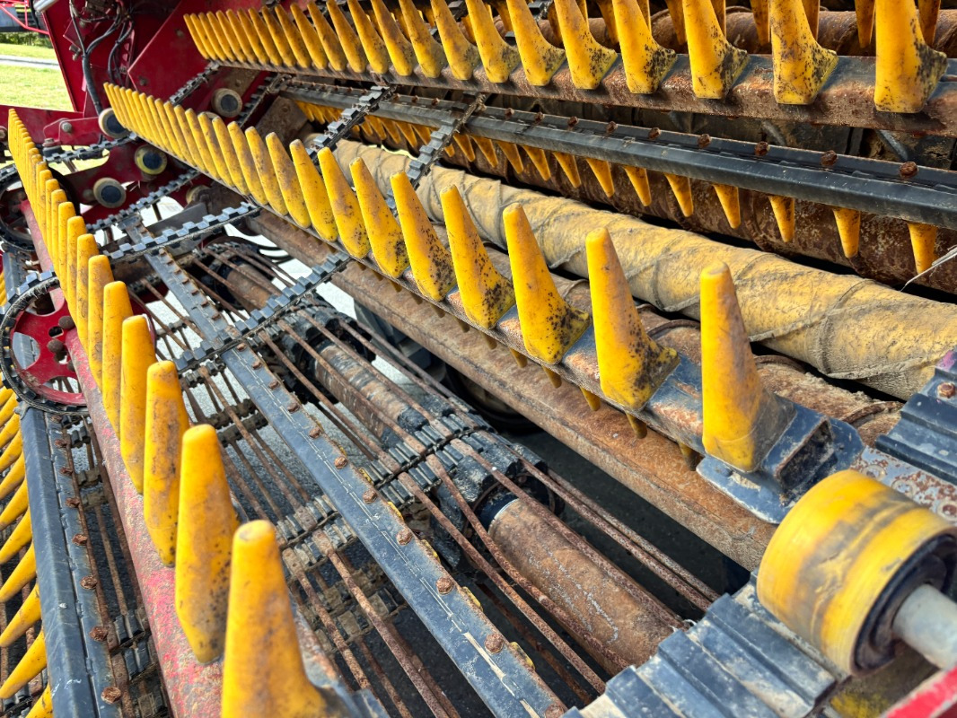 Grimme MAXTRON II 620 - Mesin pemanen: gambar 4 Grimme MAXTRON II 620 - Mesin pemanen: gambar 4