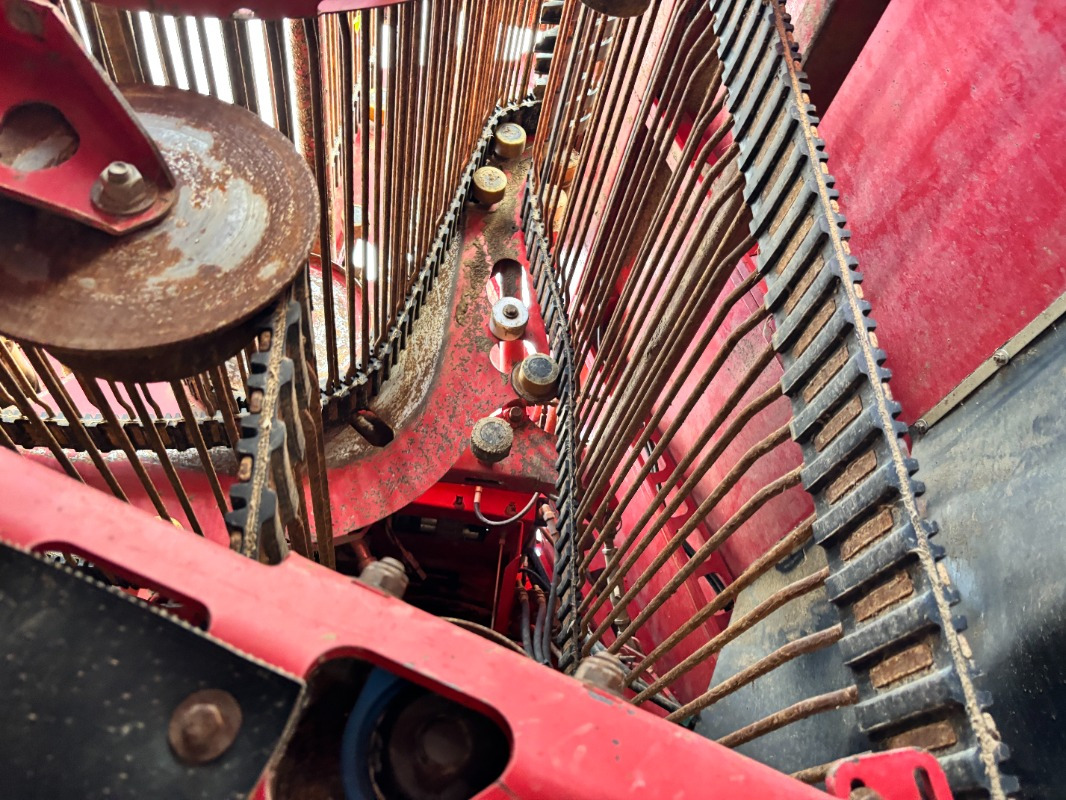Grimme MAXTRON II 620 - Mesin pemanen: gambar 5 Grimme MAXTRON II 620 - Mesin pemanen: gambar 5