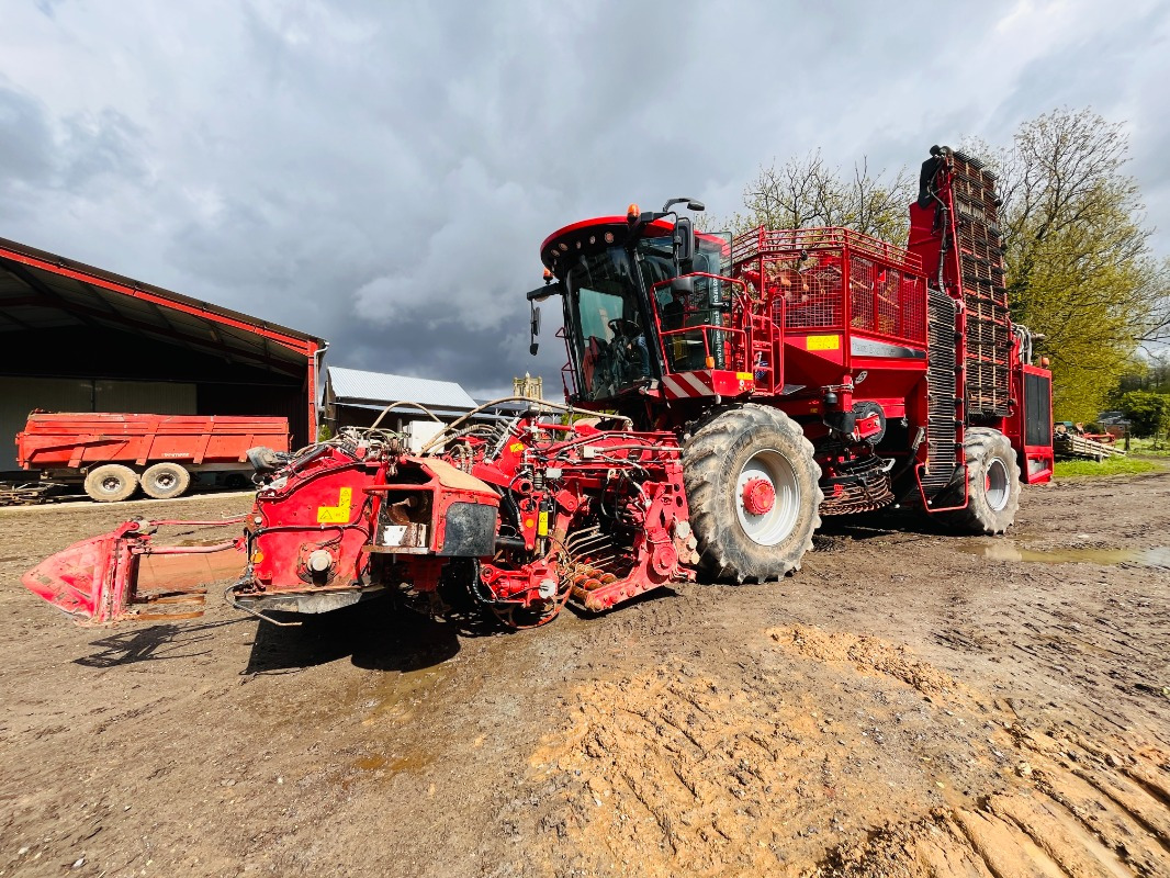 Holmer T4-30 - Mesin pemanen: gambar 1 Holmer T4-30 - Mesin pemanen: gambar 1