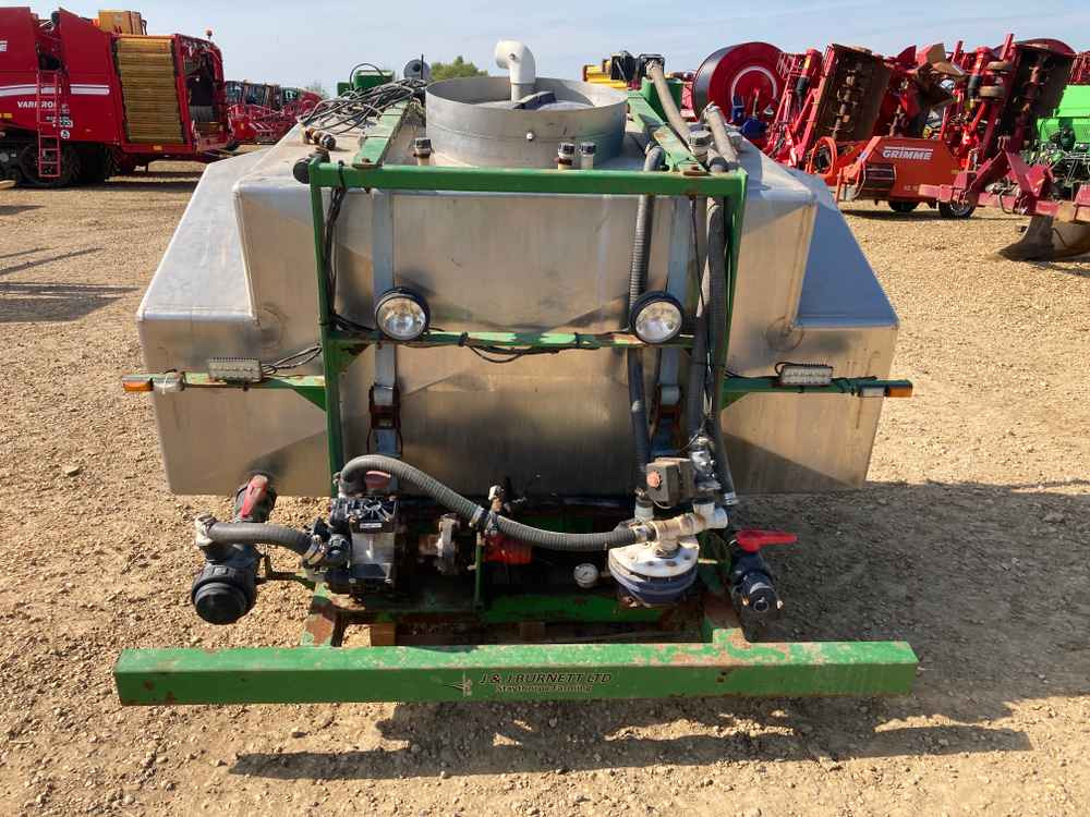 2000L Liquid Fertiliser Tank - Mesin pemanen: gambar 2 2000L Liquid Fertiliser Tank - Mesin pemanen: gambar 2