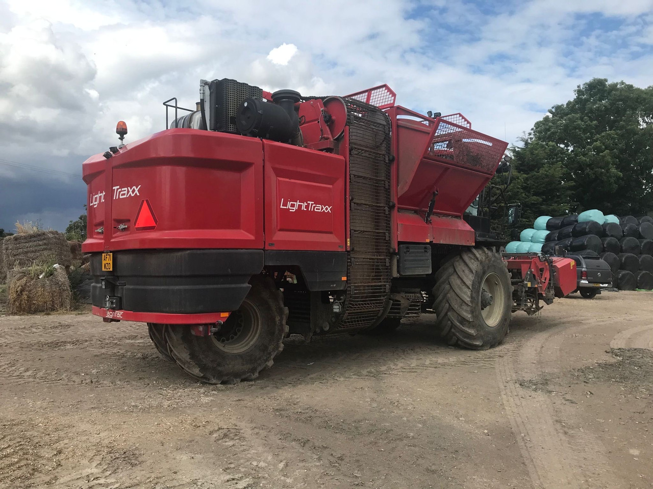 Agrifac Agrifac Lightraxx Self-Propelled Sugarbeet Harvester - Mesin pengolahan tanah: gambar 1 Agrifac Agrifac Lightraxx Self-Propelled Sugarbeet Harvester - Mesin pengolahan tanah: gambar 1