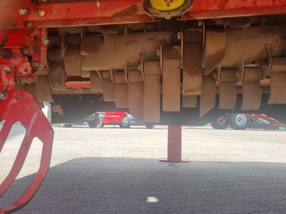 Grimme Grimme HT 200 Front Mounted Self-Propelled Topper - Mesin pemanen: gambar 5 Grimme Grimme HT 200 Front Mounted Self-Propelled Topper - Mesin pemanen: gambar 5