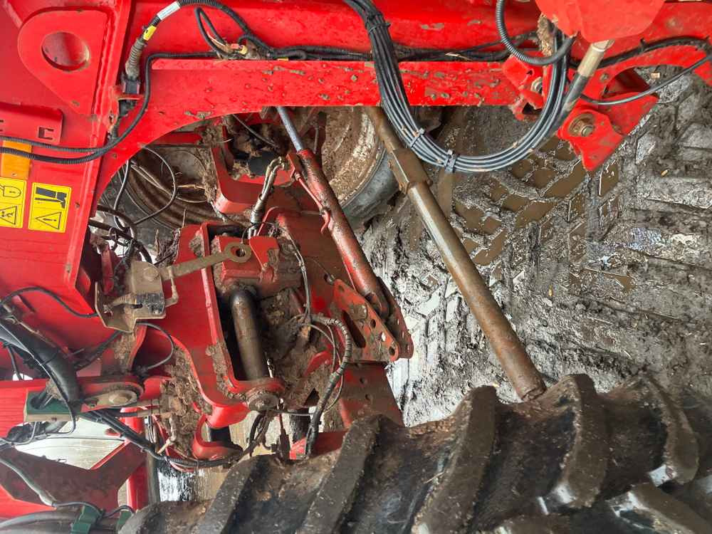 Grimme Varitron 220 - Mesin pemanen: gambar 4 Grimme Varitron 220 - Mesin pemanen: gambar 4