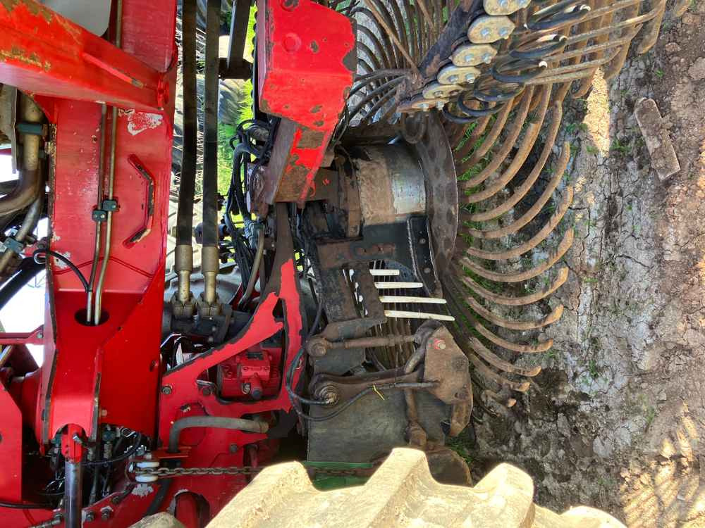 Holmer Holmer T4-40 Self-Propelled Sugarbeet Harvester - Mesin pengolahan tanah: gambar 2 Holmer Holmer T4-40 Self-Propelled Sugarbeet Harvester - Mesin pengolahan tanah: gambar 2