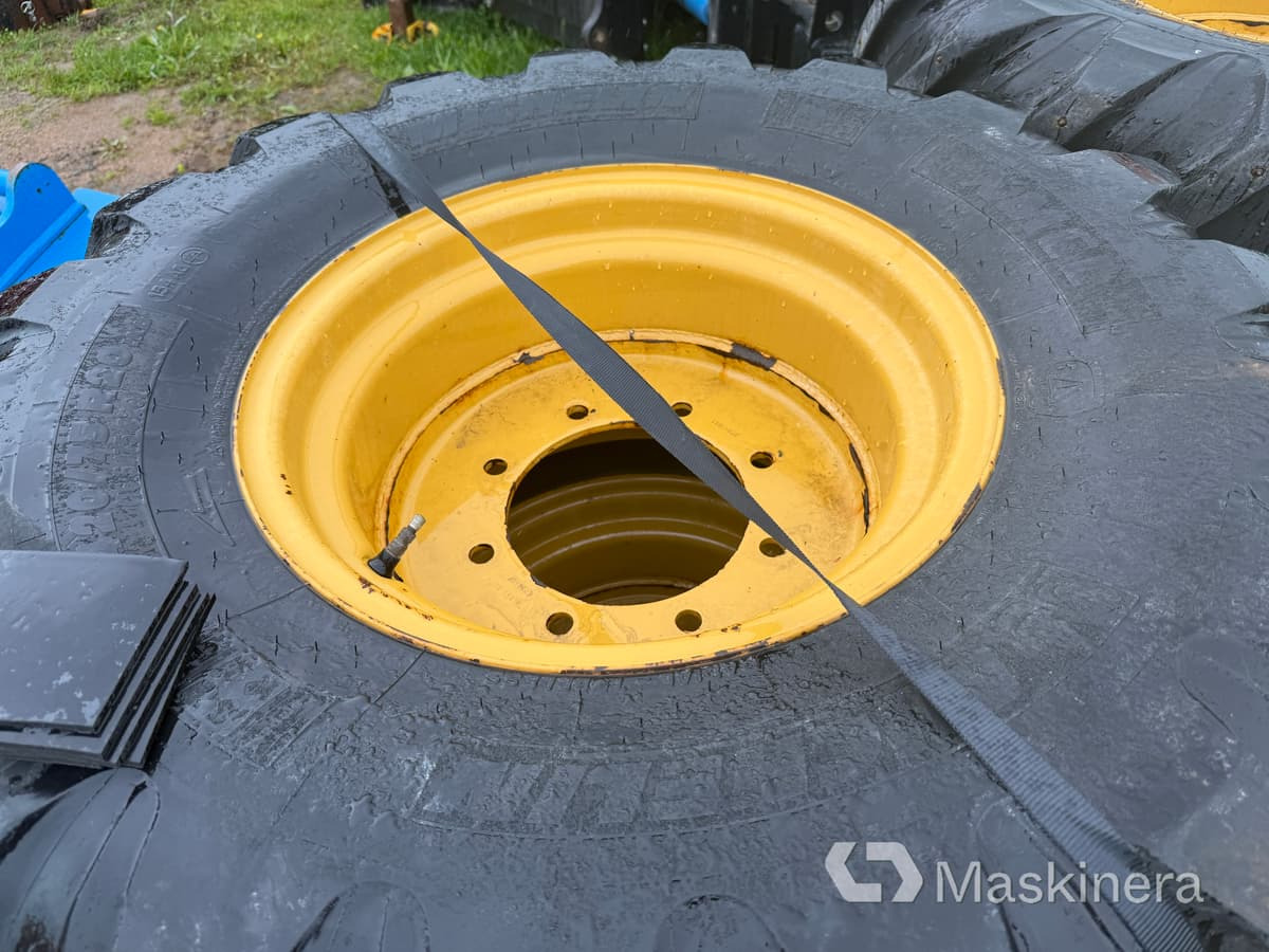 4 twindäck på fälg 420/75R20 - Roda: gambar 4 4 twindäck på fälg 420/75R20 - Roda: gambar 4