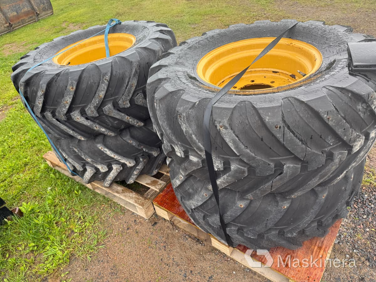 4 twindäck på fälg 420/75R20 - Roda: gambar 1 4 twindäck på fälg 420/75R20 - Roda: gambar 1