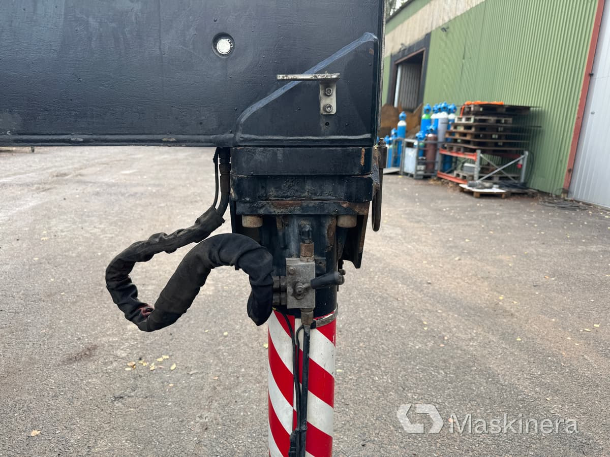 Truk flatbed, Truk derek Bodbil Volvo FH 82F med Fassi F820 kran & jib: gambar 25