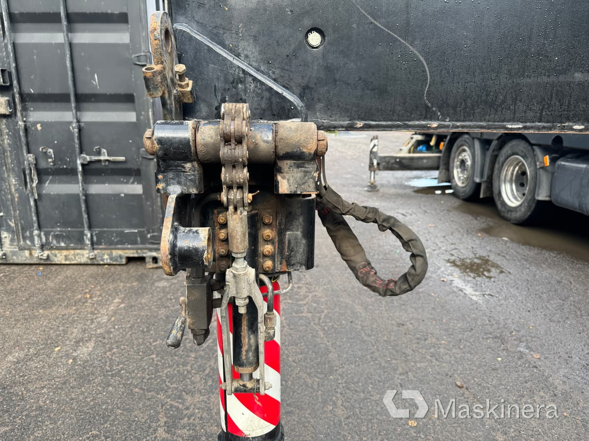 Truk flatbed, Truk derek Bodbil Volvo FH 82F med Fassi F820 kran & jib: gambar 24