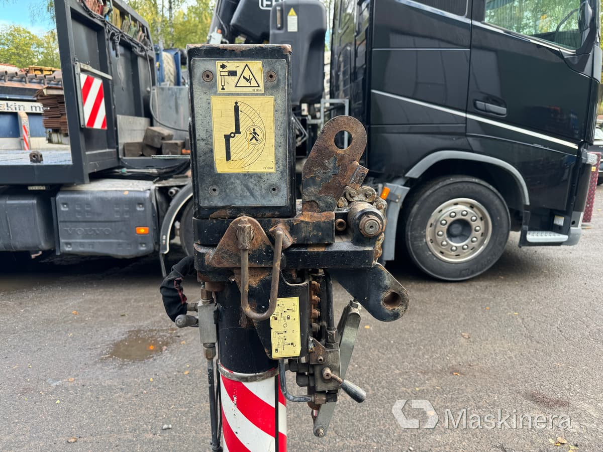 Truk flatbed, Truk derek Bodbil Volvo FH 82F med Fassi F820 kran & jib: gambar 23