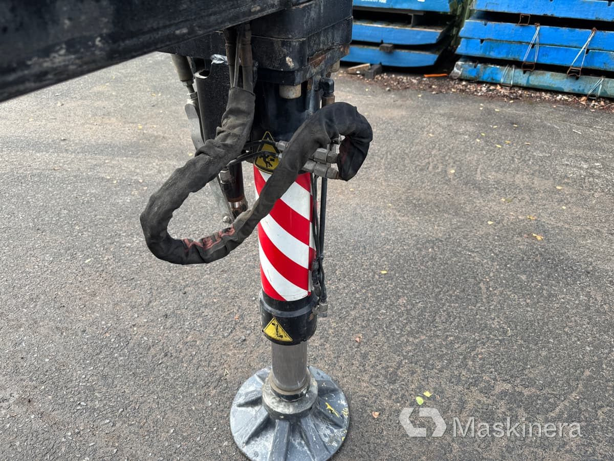 Truk flatbed, Truk derek Bodbil Volvo FH 82F med Fassi F820 kran & jib: gambar 27