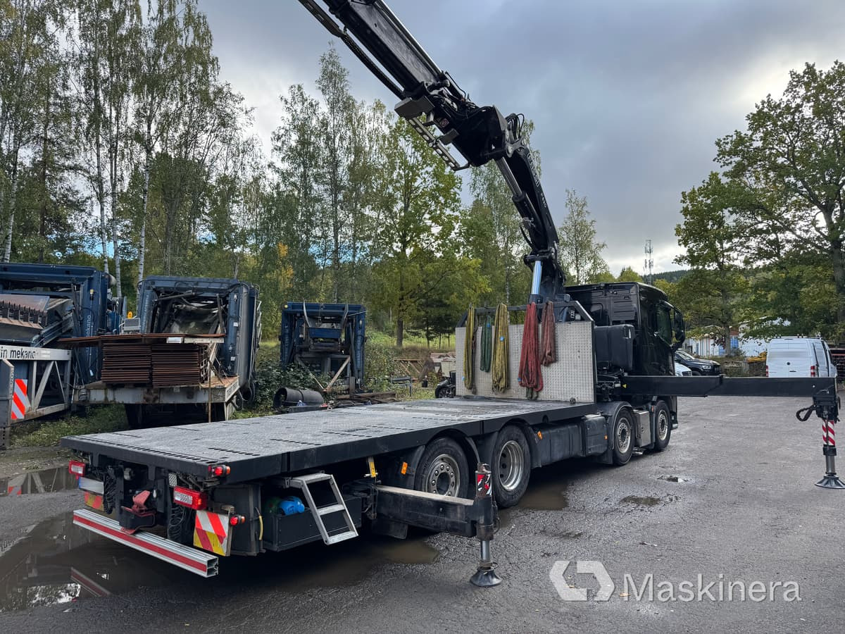 Bodbil Volvo FH 82F med Fassi F820 kran & jib - Truk flatbed, Truk derek: gambar 5 Bodbil Volvo FH 82F med Fassi F820 kran & jib - Truk flatbed, Truk derek: gambar 5