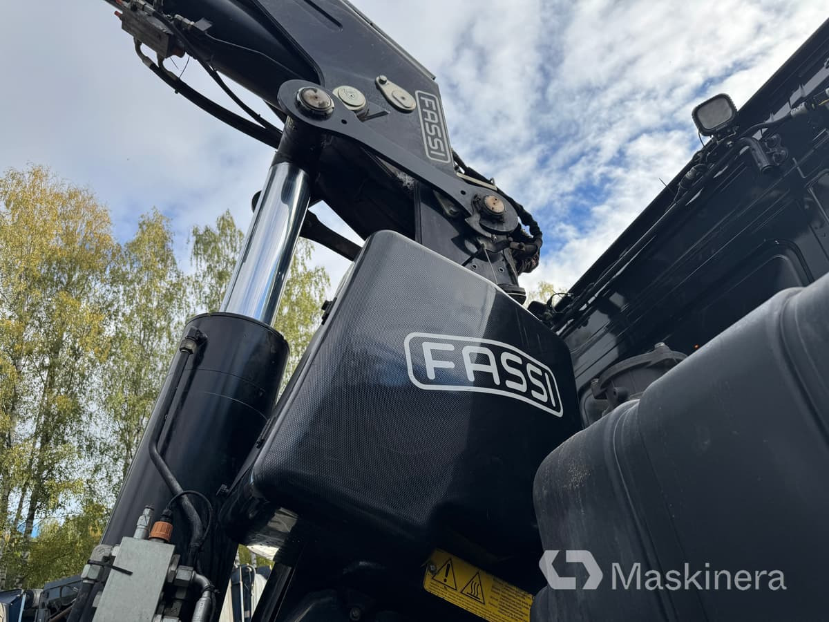 Truk flatbed, Truk derek Bodbil Volvo FH 82F med Fassi F820 kran & jib: gambar 43