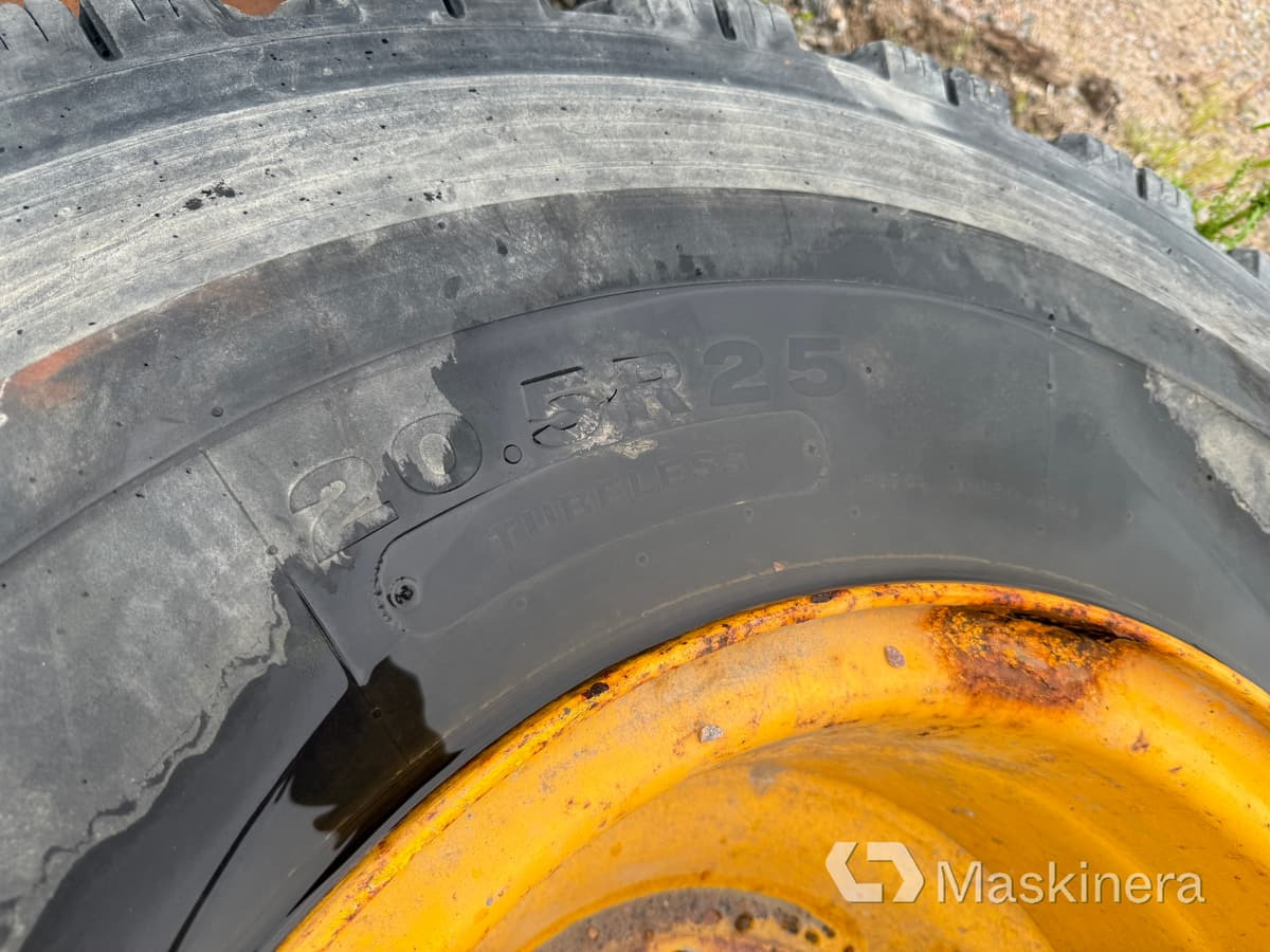 Bridgestone v steel snow 4 st entreprenad däck på fälg 20.5R25 - Roda untuk Peralatan konstruksi: gambar 4 Bridgestone v steel snow 4 st entreprenad däck på fälg 20.5R25 - Roda untuk Peralatan konstruksi: gambar 4