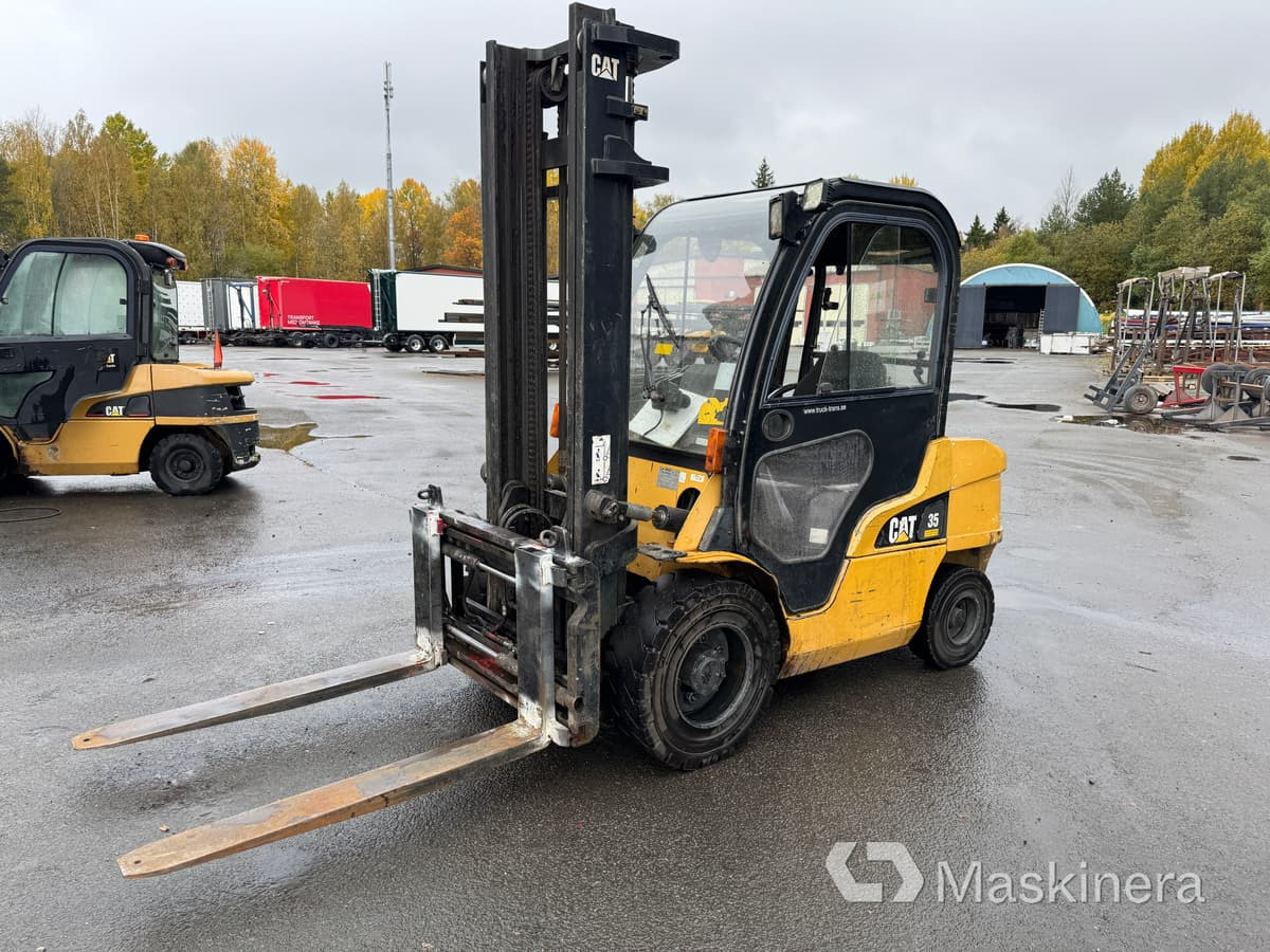 Dieseltruck CAT DP35N - Forklift diesel: gambar 1 Dieseltruck CAT DP35N - Forklift diesel: gambar 1