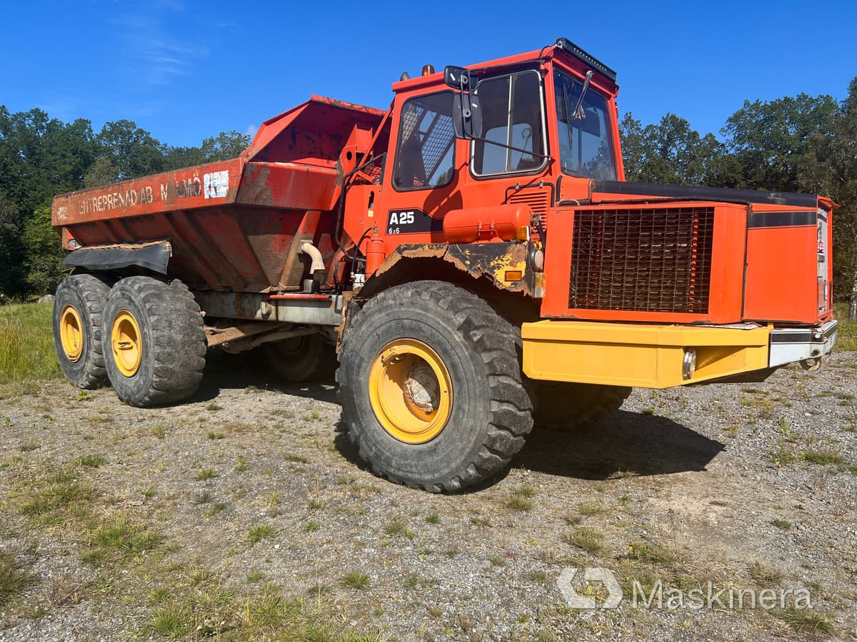 Dumper Volvo BM A25 - Tempat sampah artikulasi: gambar 4 Dumper Volvo BM A25 - Tempat sampah artikulasi: gambar 4