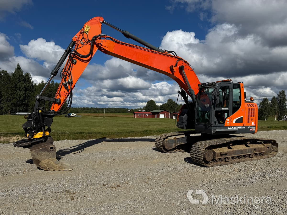 Grävmaskin Doosan DX235LCR-5 - Ekskavator perayap: gambar 1 Grävmaskin Doosan DX235LCR-5 - Ekskavator perayap: gambar 1