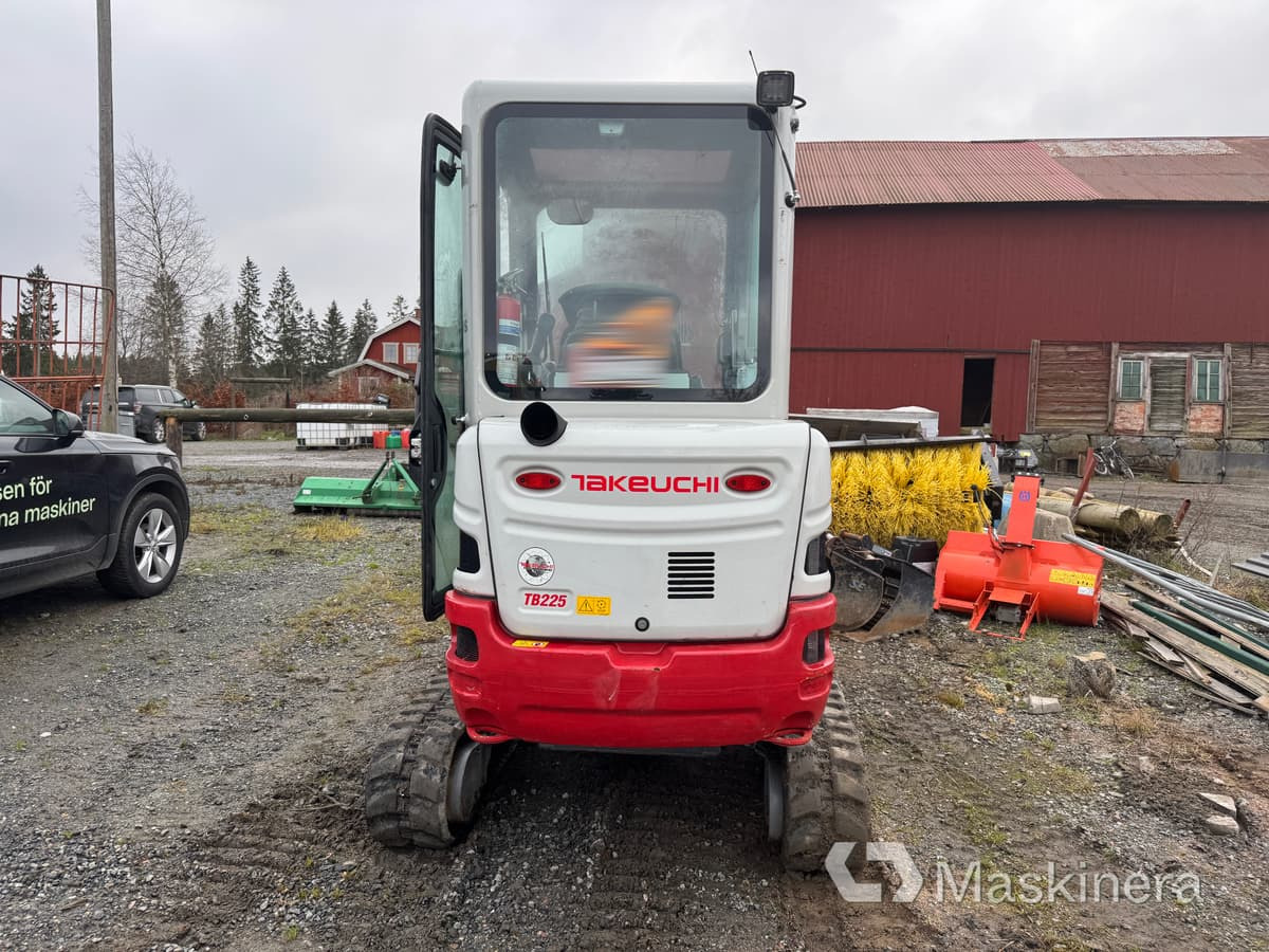 Grävmaskin Takeuchi TB225 - Ekskavator perayap: gambar 5 Grävmaskin Takeuchi TB225 - Ekskavator perayap: gambar 5