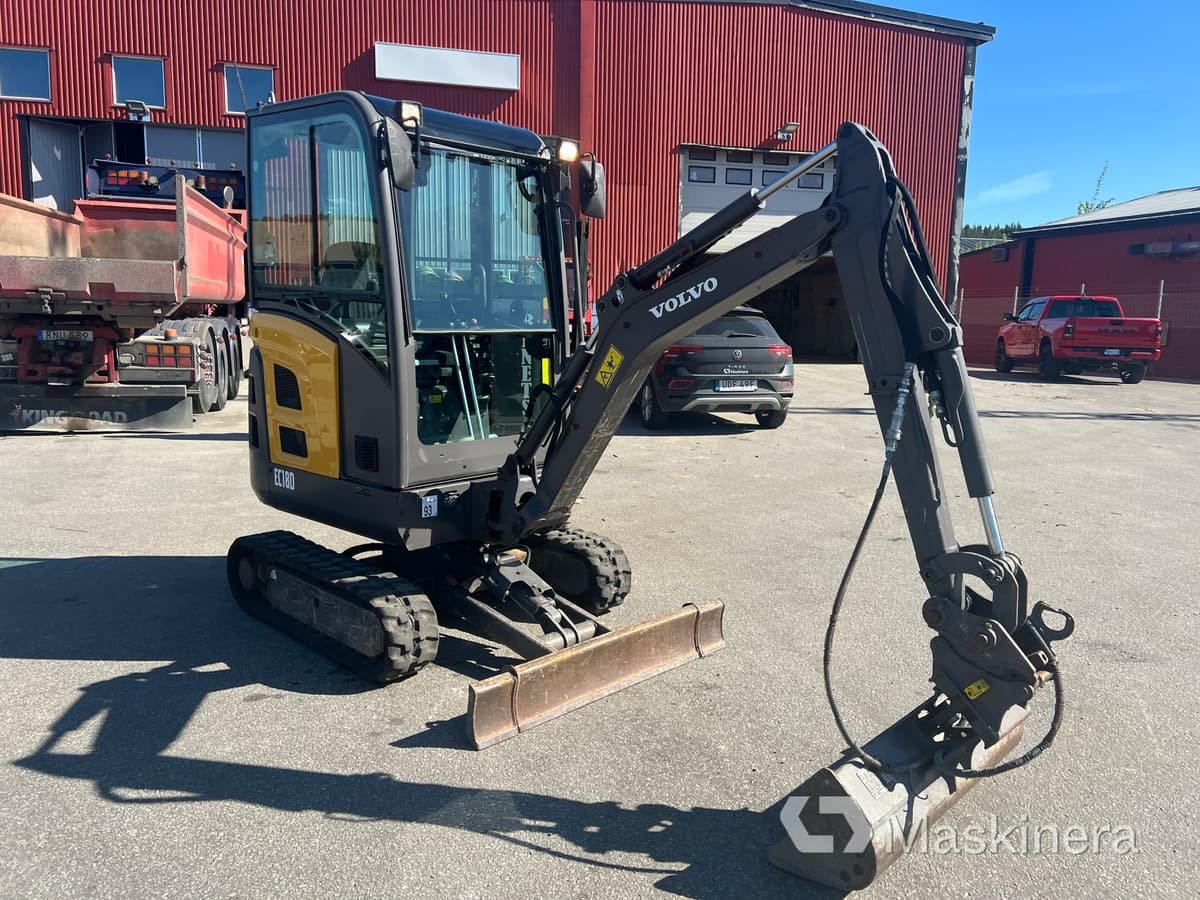 Grävmaskin Volvo EC18D med maskintrailer och redskap - Ekskavator perayap: gambar 4 Grävmaskin Volvo EC18D med maskintrailer och redskap - Ekskavator perayap: gambar 4