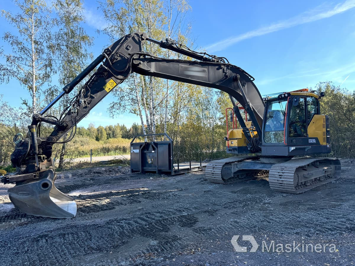 Grävmaskin Volvo ECR235EL - Ekskavator perayap: gambar 1 Grävmaskin Volvo ECR235EL - Ekskavator perayap: gambar 1