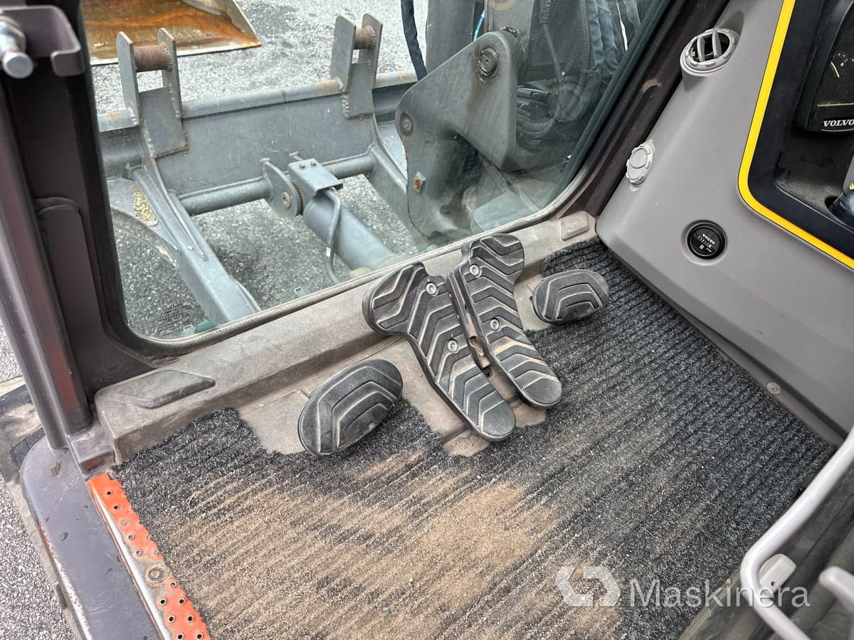 Ekskavator perayap Grävmaskin Volvo ECR58D: gambar 19
