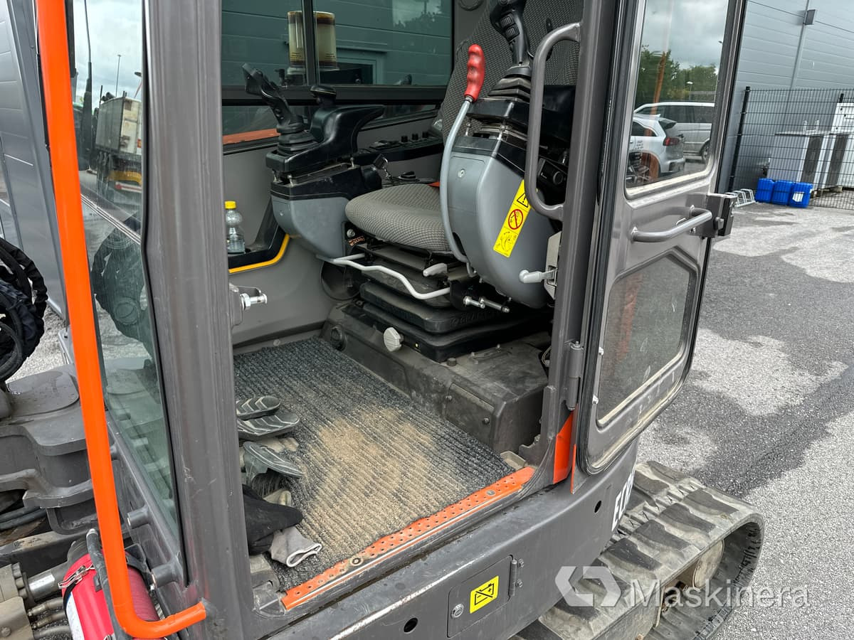 Ekskavator perayap Grävmaskin Volvo ECR58D: gambar 17