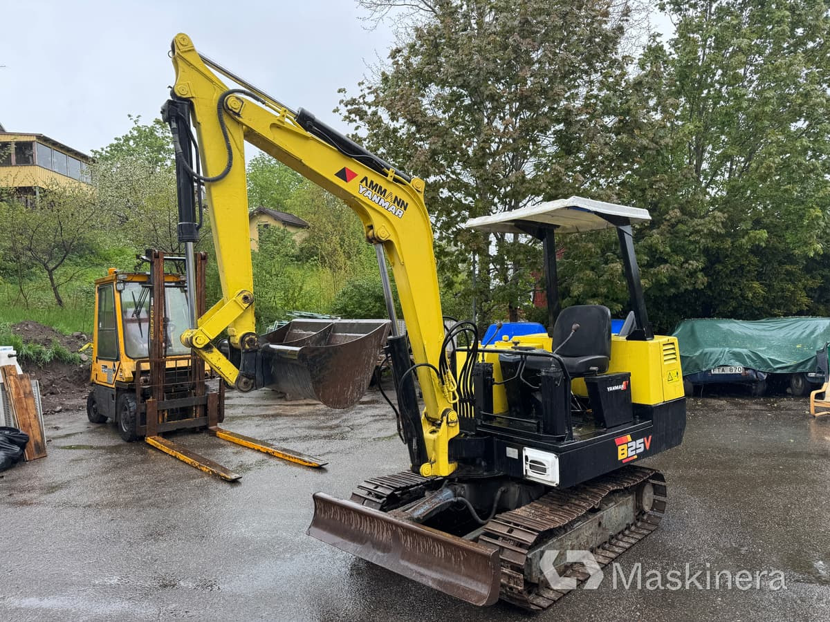 Grävmaskin Yanmar B25V med redskap & transportsläp - Ekskavator perayap: gambar 1 Grävmaskin Yanmar B25V med redskap & transportsläp - Ekskavator perayap: gambar 1
