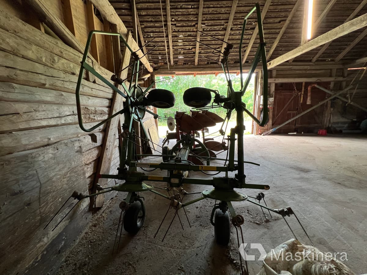 Hövändare Kuhn GF 5000 MH - Tedder/ Menyapu: gambar 4 Hövändare Kuhn GF 5000 MH - Tedder/ Menyapu: gambar 4