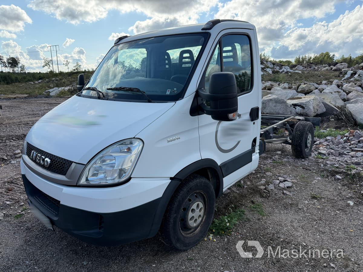 Iveco 35S14/3.0 Chassi (Rep. objekt) - Van panel: gambar 1 Iveco 35S14/3.0 Chassi (Rep. objekt) - Van panel: gambar 1