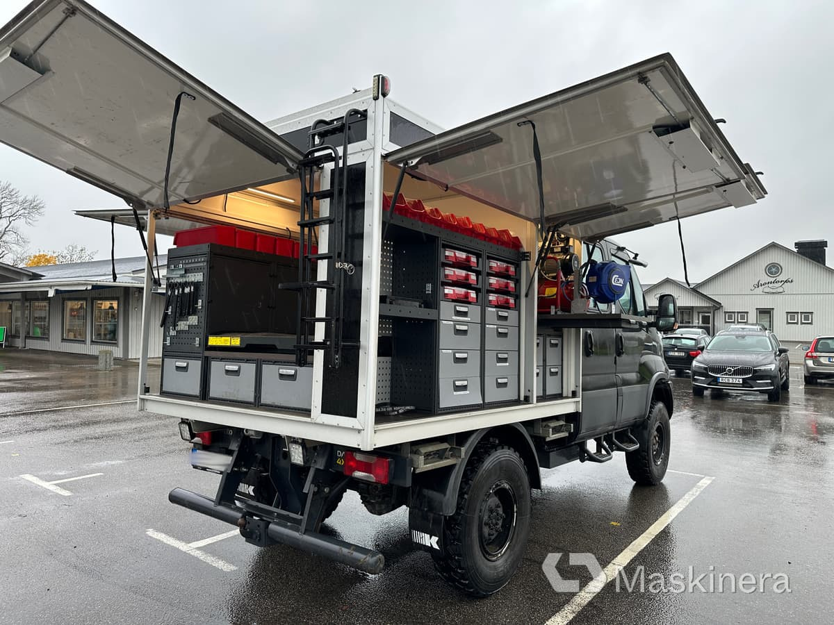 Iveco Daily 55-180 4x4 3.0 Arbetsbil Iveco Daily 4x4 3.0 - Van panel: gambar 5 Iveco Daily 55-180 4x4 3.0 Arbetsbil Iveco Daily 4x4 3.0 - Van panel: gambar 5