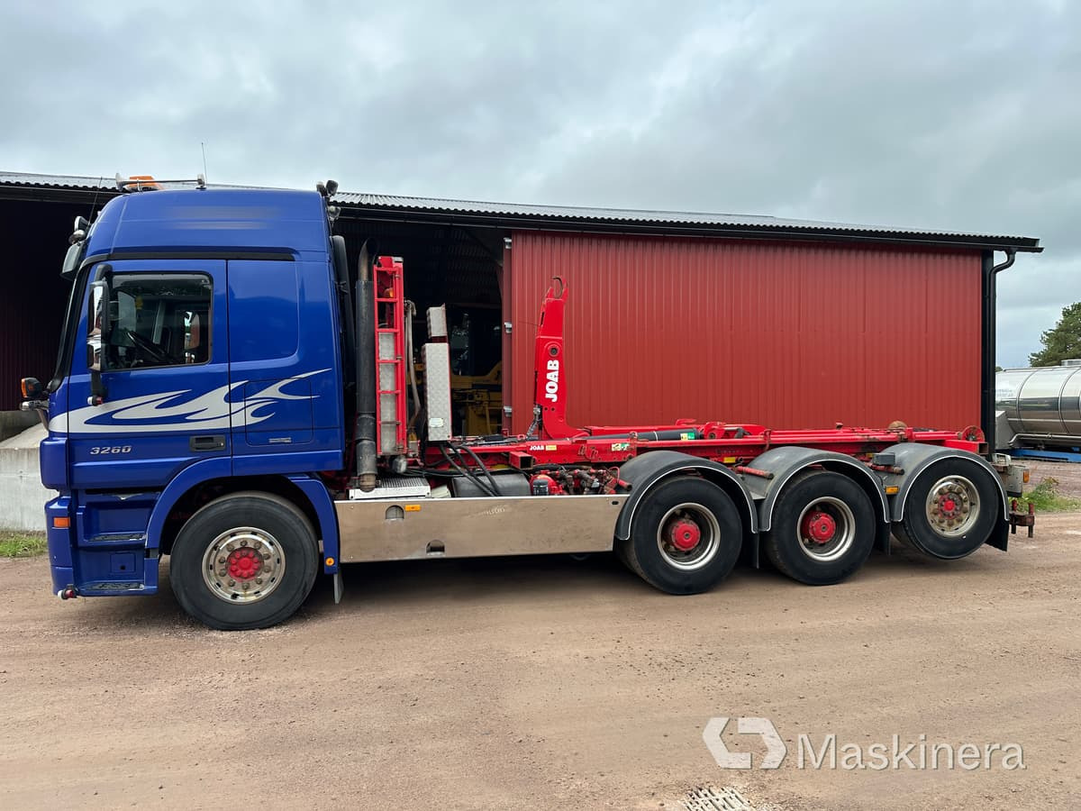 Mercedes Benz 930.24 3260L Krokbil Mercedes Benz 3260L med Cameleont - Hook lift: gambar 3 Mercedes Benz 930.24 3260L Krokbil Mercedes Benz 3260L med Cameleont - Hook lift: gambar 3