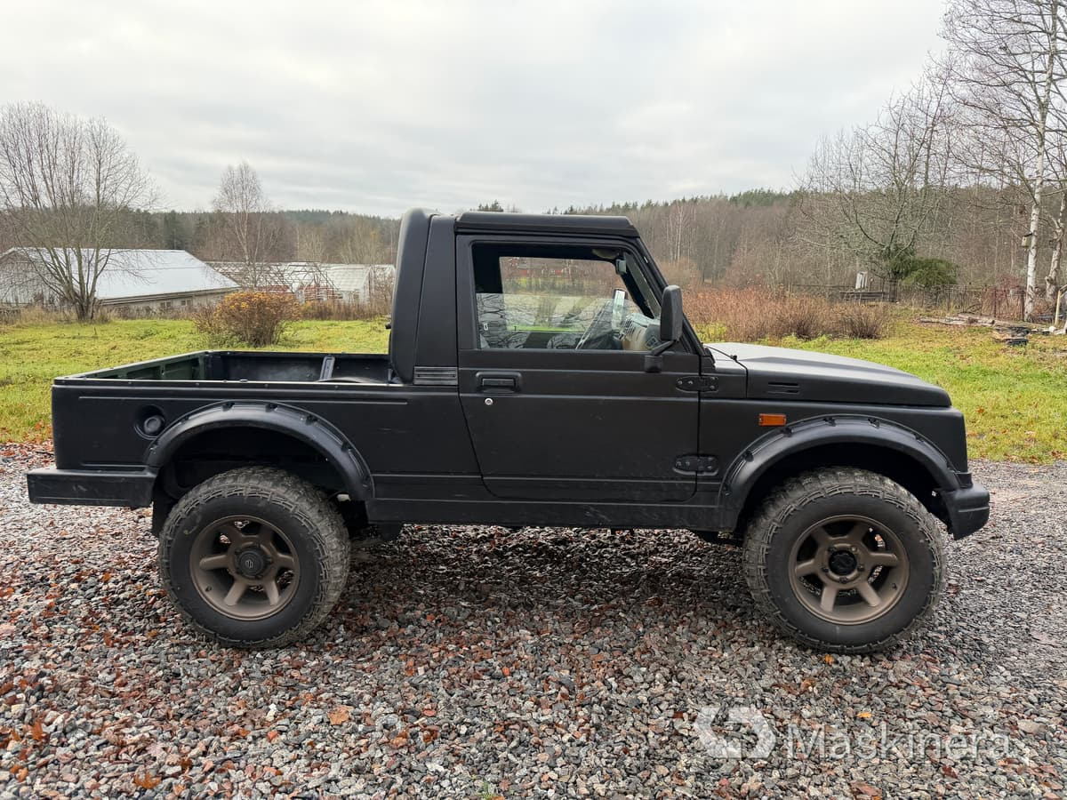 Pickup Suzuki Samurai 1.9TD 4WD - Van kecil: gambar 4 Pickup Suzuki Samurai 1.9TD 4WD - Van kecil: gambar 4