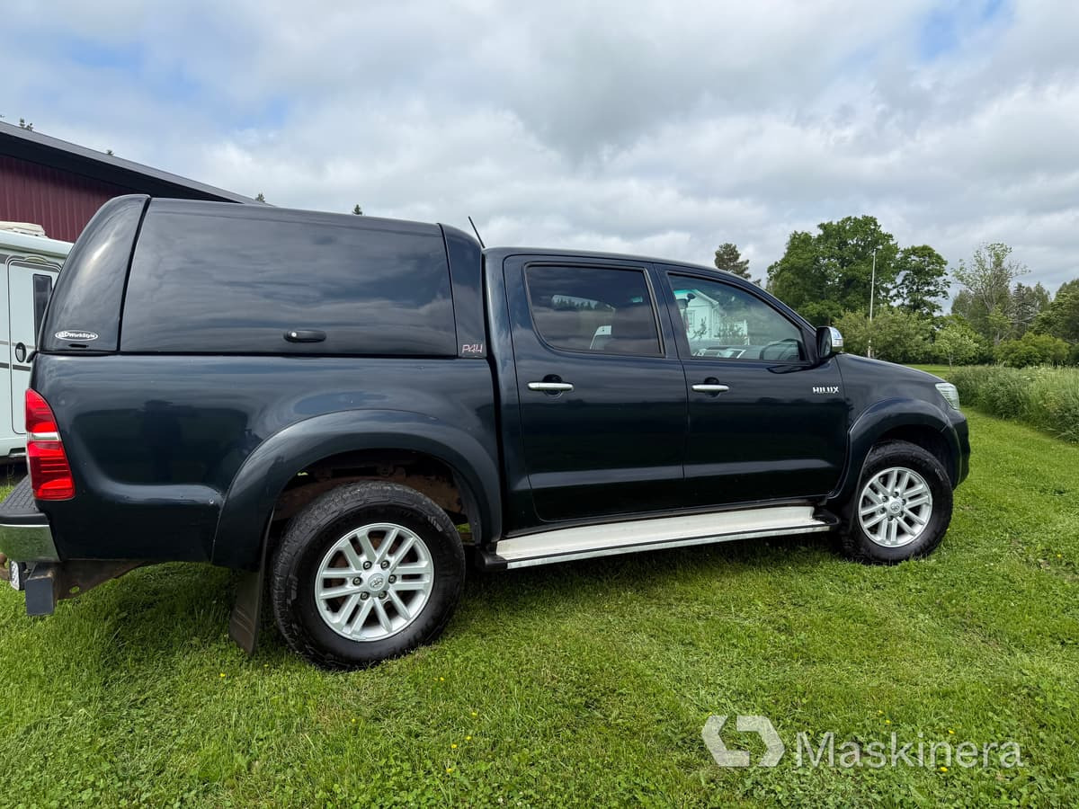Pickup Toyota Hilux Dubbelhytt 3.0 D 4x4 - Van panel: gambar 5 Pickup Toyota Hilux Dubbelhytt 3.0 D 4x4 - Van panel: gambar 5