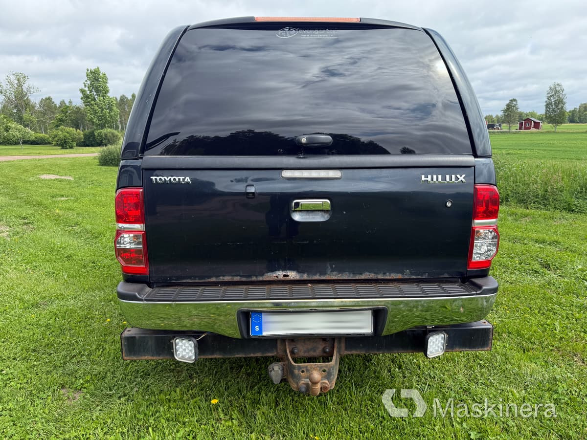 Pickup Toyota Hilux Dubbelhytt 3.0 D 4x4 - Van panel: gambar 3 Pickup Toyota Hilux Dubbelhytt 3.0 D 4x4 - Van panel: gambar 3