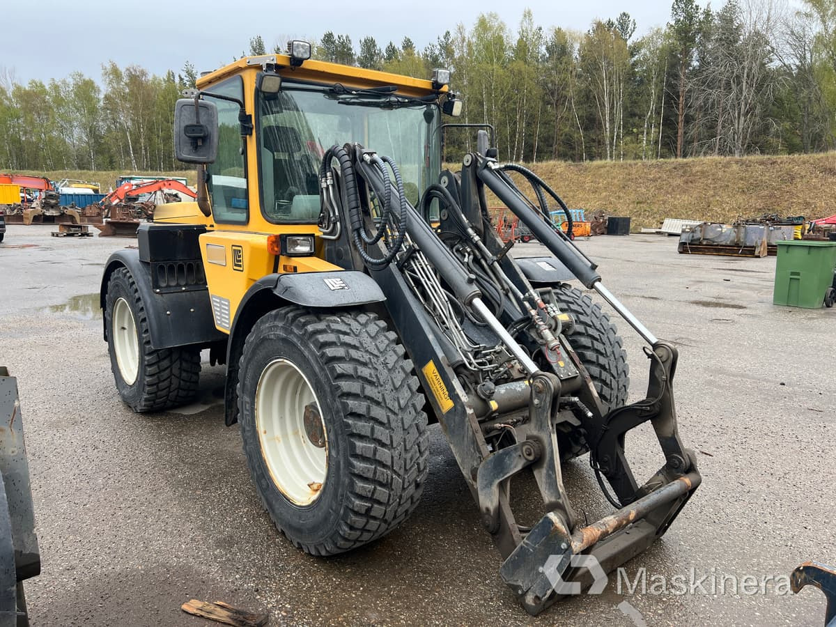 Redskapsbärare Lundberg 6240 med redskap och kombispridare - Wheel loader: gambar 3 Redskapsbärare Lundberg 6240 med redskap och kombispridare - Wheel loader: gambar 3