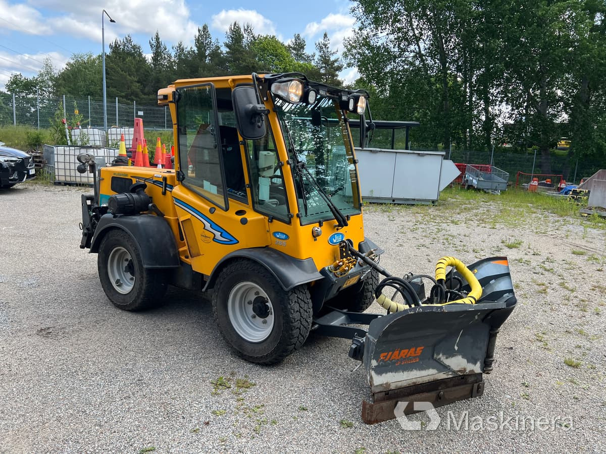 Redskapsbärare Wille 265-C22-3A med tillbehör - Truk bajak salju: gambar 3 Redskapsbärare Wille 265-C22-3A med tillbehör - Truk bajak salju: gambar 3