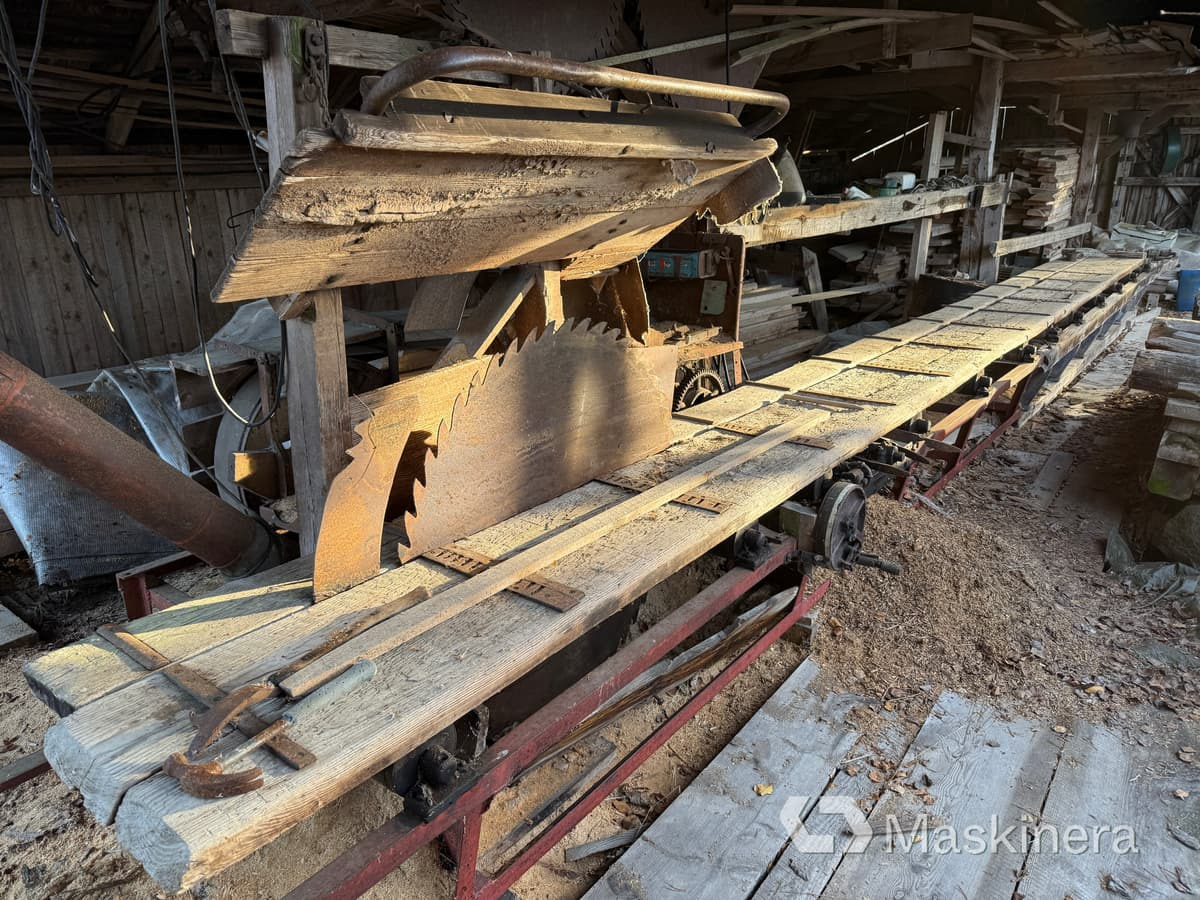 Sågverk med spånsug, el eller traktordrivet - Mesin pengerjaan kayu: gambar 1 Sågverk med spånsug, el eller traktordrivet - Mesin pengerjaan kayu: gambar 1