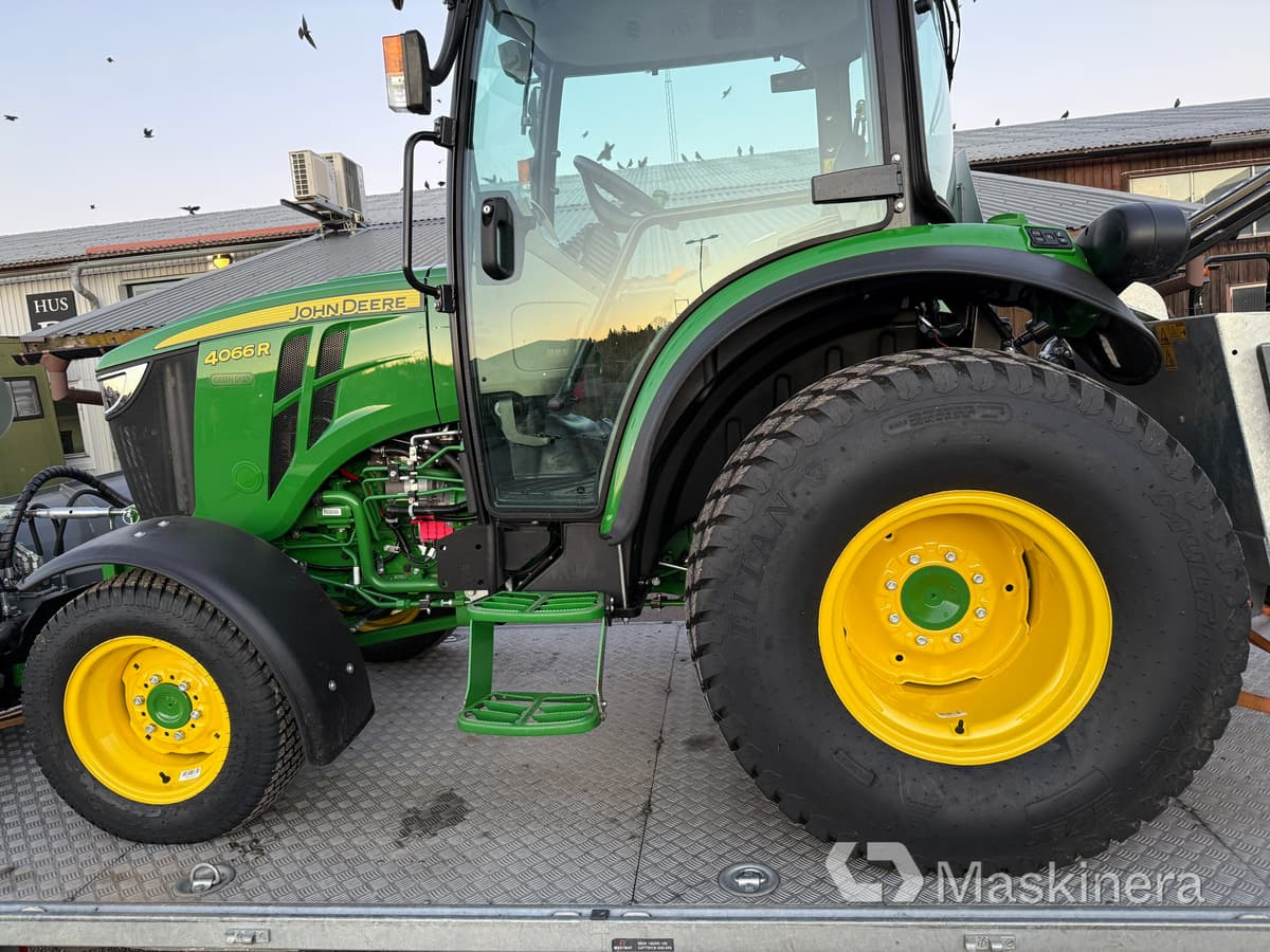 Titan Multi Trac 44x18.00- 20 & 27x10.5-15 Traktorhjul Titan Multi Trac 44x18.00-20 & 27x10.5-15 - Traktor: gambar 1 Titan Multi Trac 44x18.00- 20 & 27x10.5-15 Traktorhjul Titan Multi Trac 44x18.00-20 & 27x10.5-15 - Traktor: gambar 1